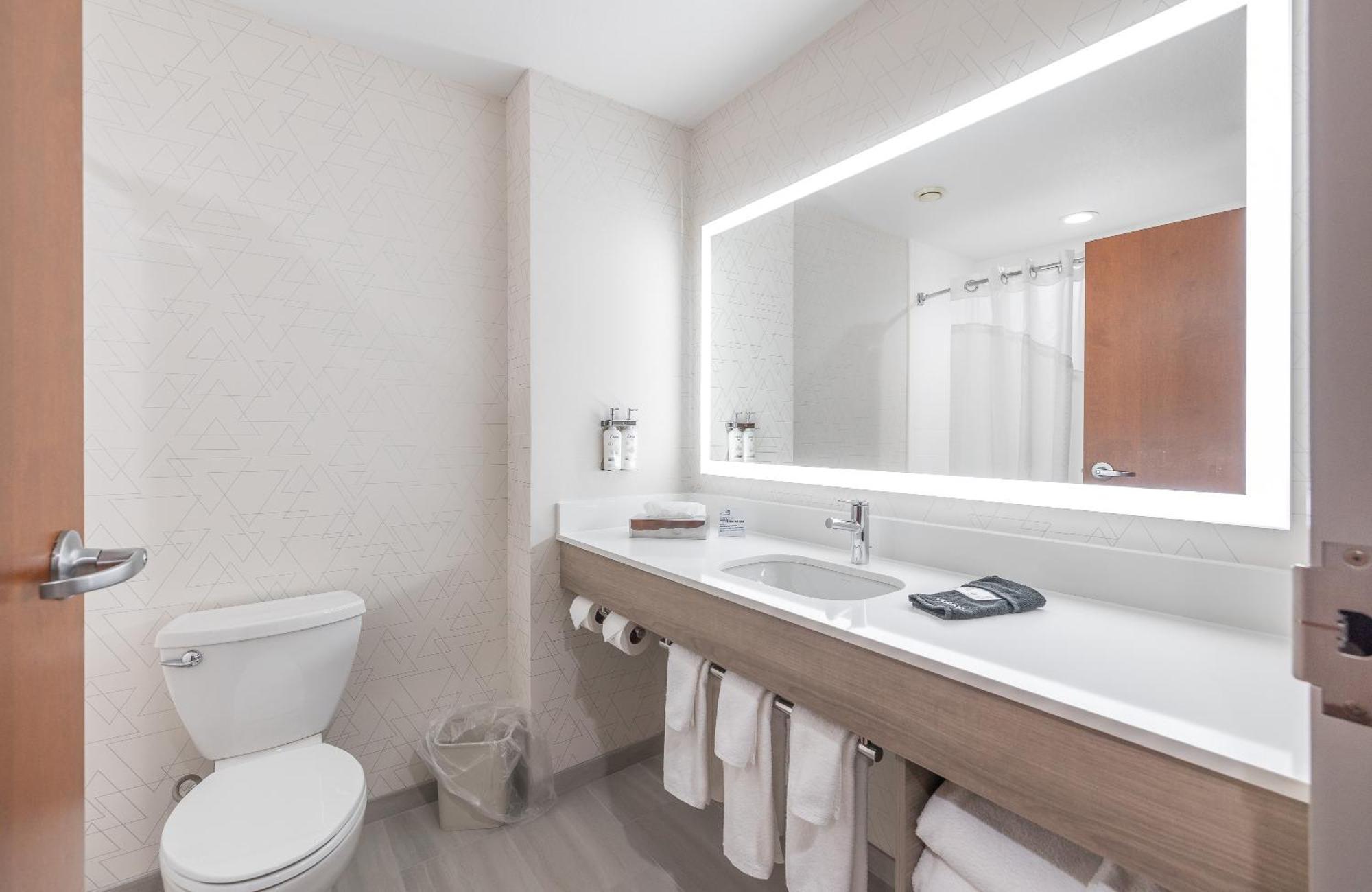 Holiday Inn Express Hotel And Suites Saint Robert By Ihg Esterno foto