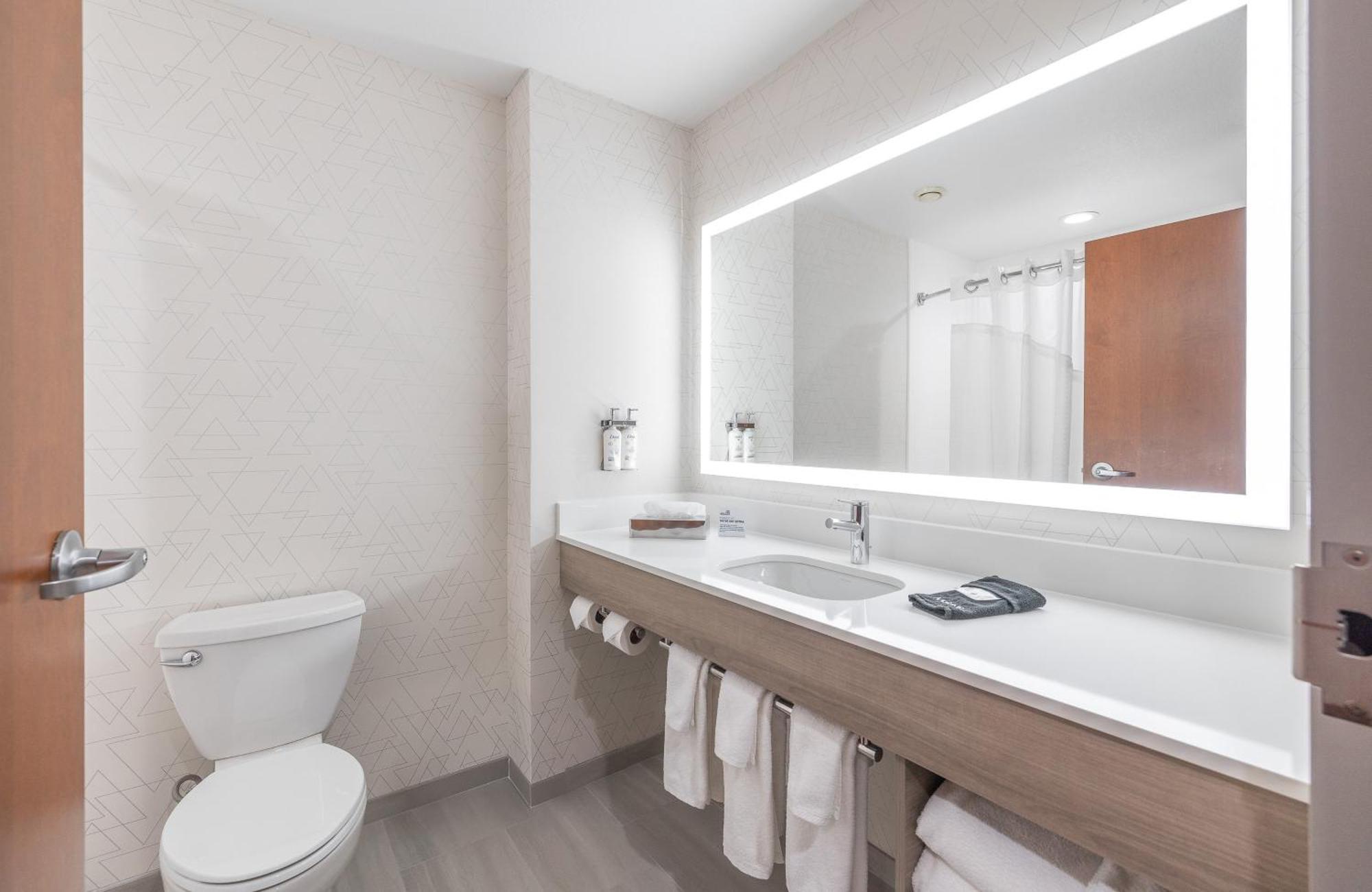 Holiday Inn Express Hotel And Suites Saint Robert By Ihg Esterno foto