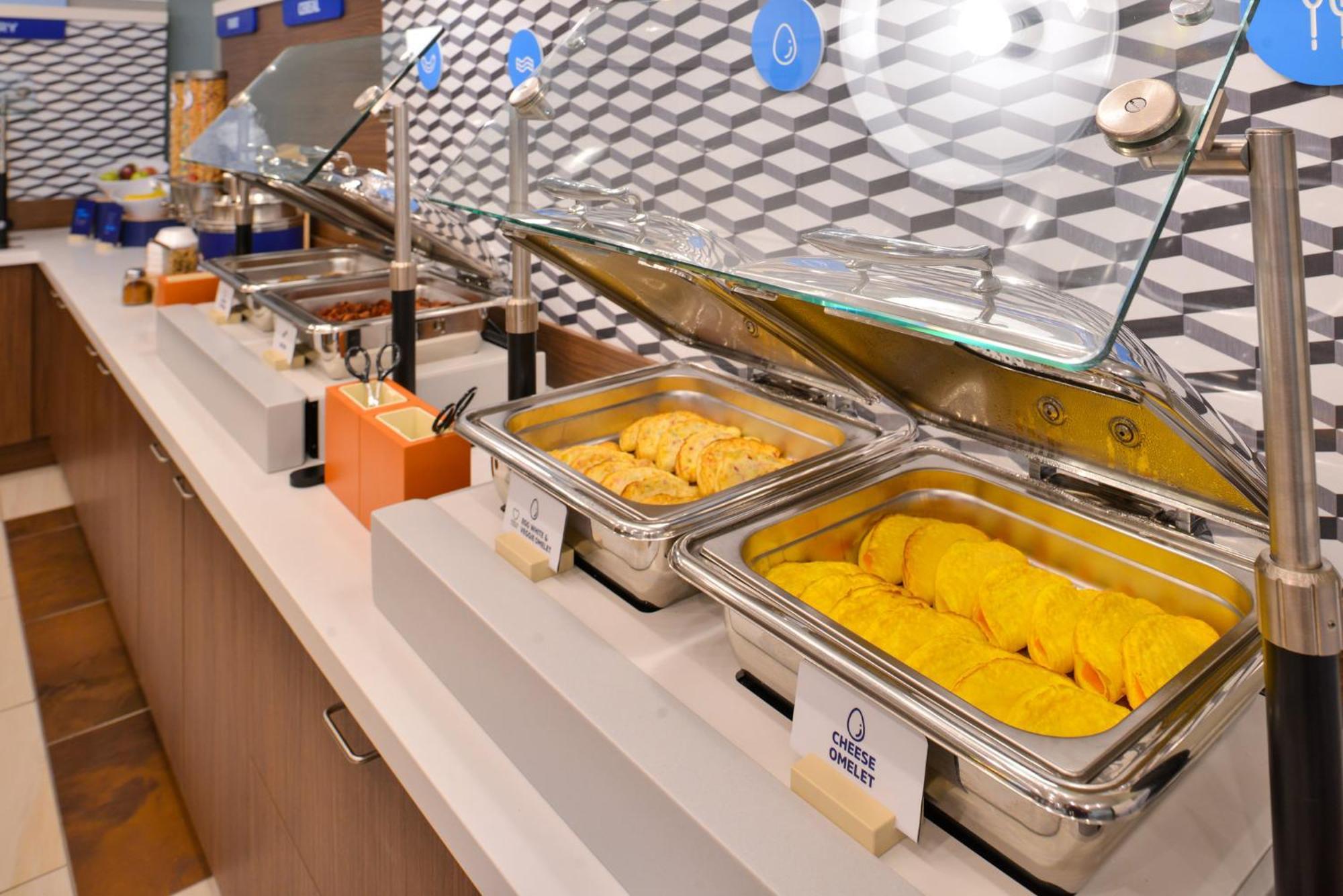 Holiday Inn Express Hotel And Suites Saint Robert By Ihg Esterno foto