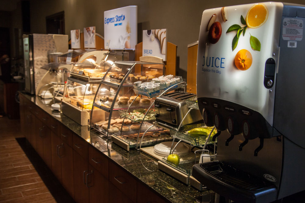 Holiday Inn Express Hotel And Suites Saint Robert By Ihg Esterno foto